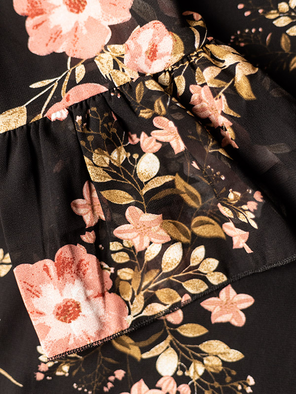 HEDDA - Sort chiffon kjole med blomster og blød viskose jersey underkjole fra Studio
