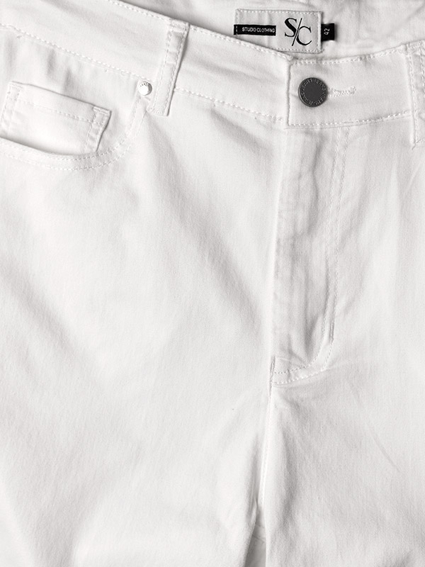 FINA - Hvide capri bukser i strækbar denim fra Studio