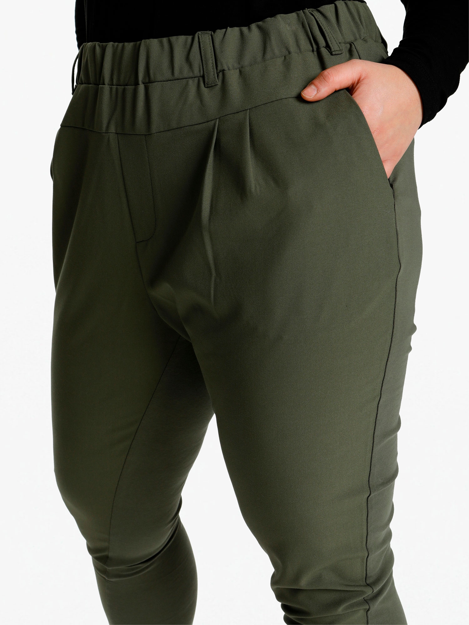 Grønne bukser med stretch og lommer fra Kaffe Curve