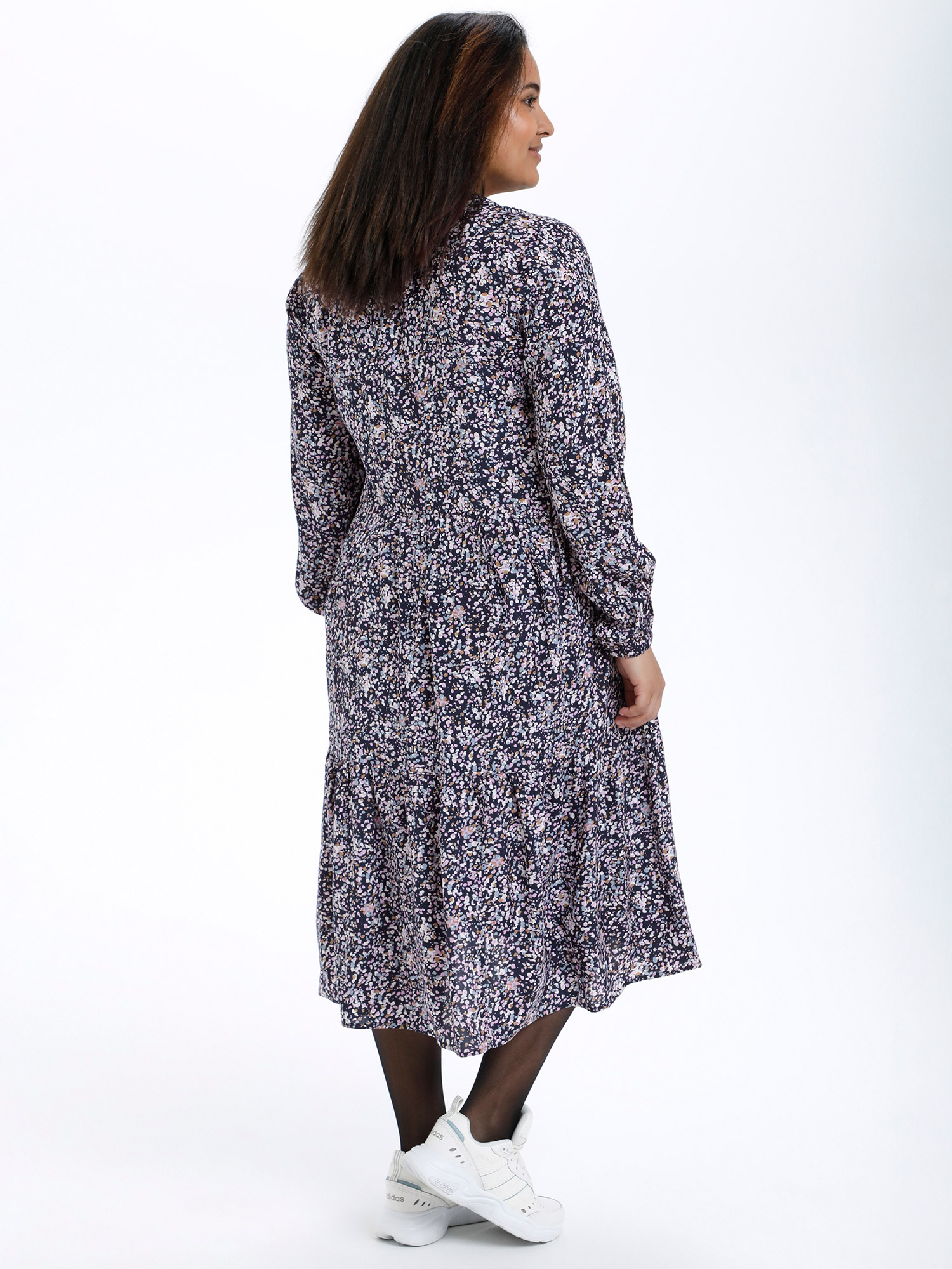 KCapila - Viskose kjole i flot print fra Kaffe Curve