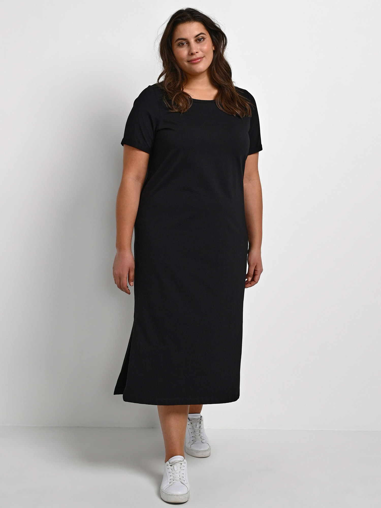 CALINE - Sort kjole i bomulds jersey fra Kaffe Curve