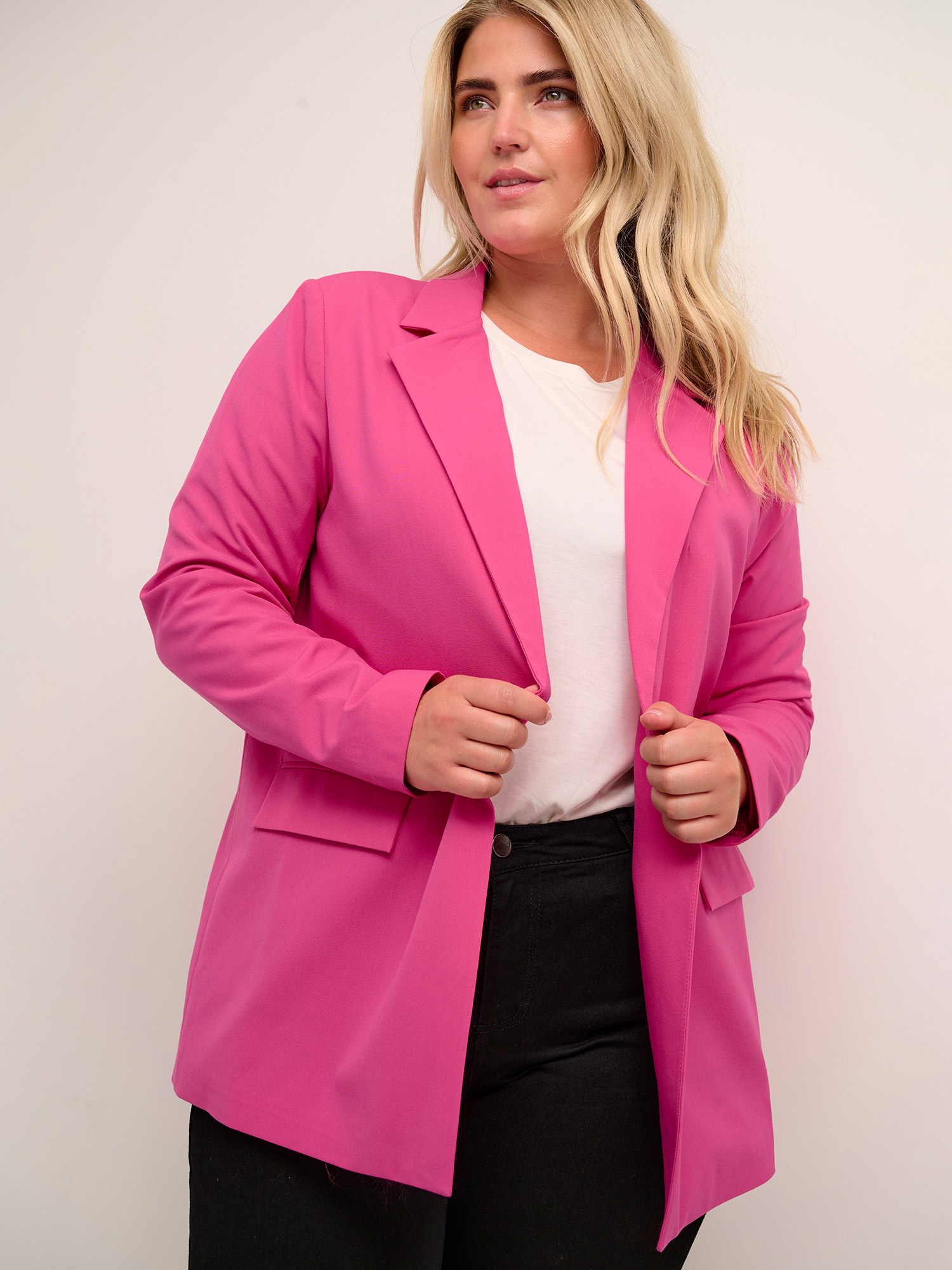 KC COLETTA - Smart pink blazer fra Kaffe Curve