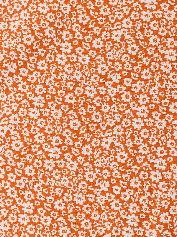 AMI - Orange viskose tunika med blomsterprint fra Kaffe Curve