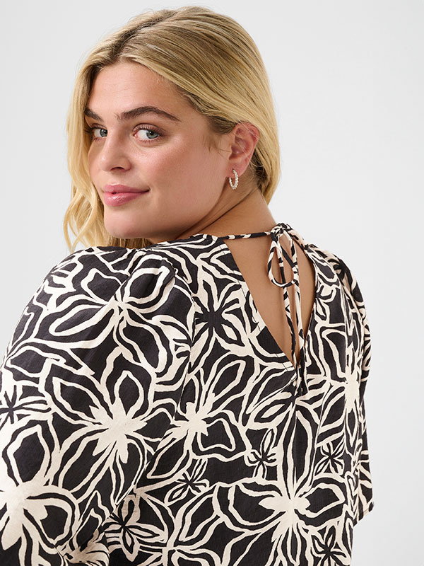 KCHALIAH - Bluse fra Kaffe Curve