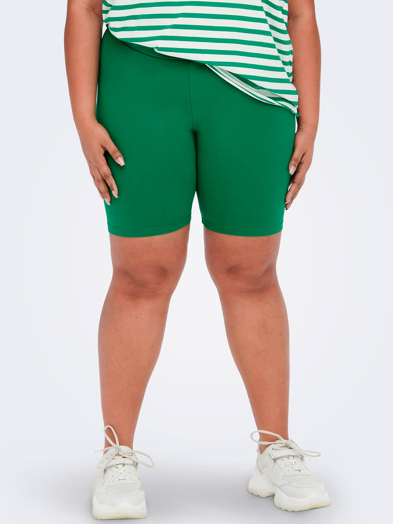 Car TIME - Grønne shorts / skånebukser i lækker bomuldsjersey fra Only Carmakoma