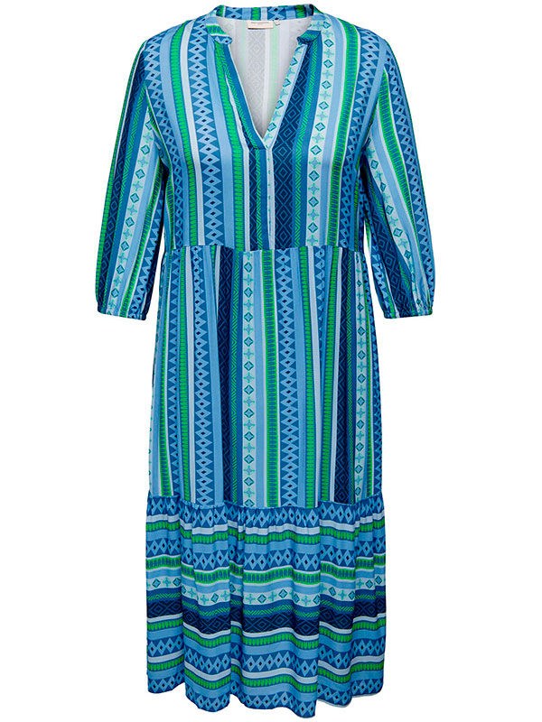 MARRAKESH  - Lang viskose kjole i blåt og grønt mønster fra Only Carmakoma
