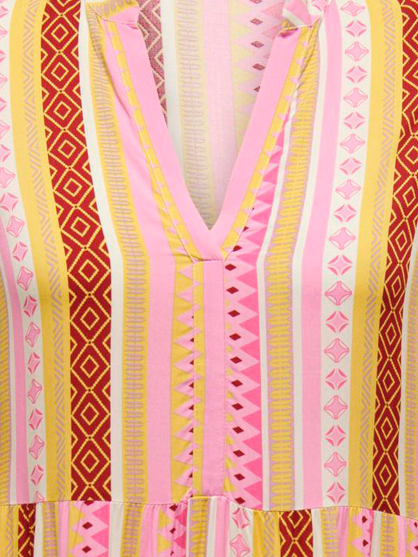 MARRAKESH  - Lang viskose kjole i lyserød og gul mønster fra Only Carmakoma