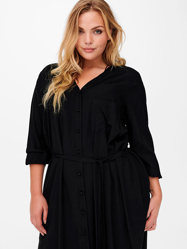 DENIZIA - Lang sort skjorte kjole  fra Only Carmakoma