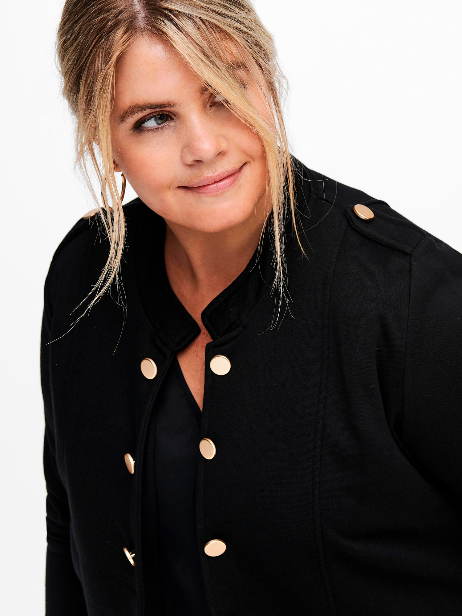 CARNETTE - Blazer fra Only Carmakoma