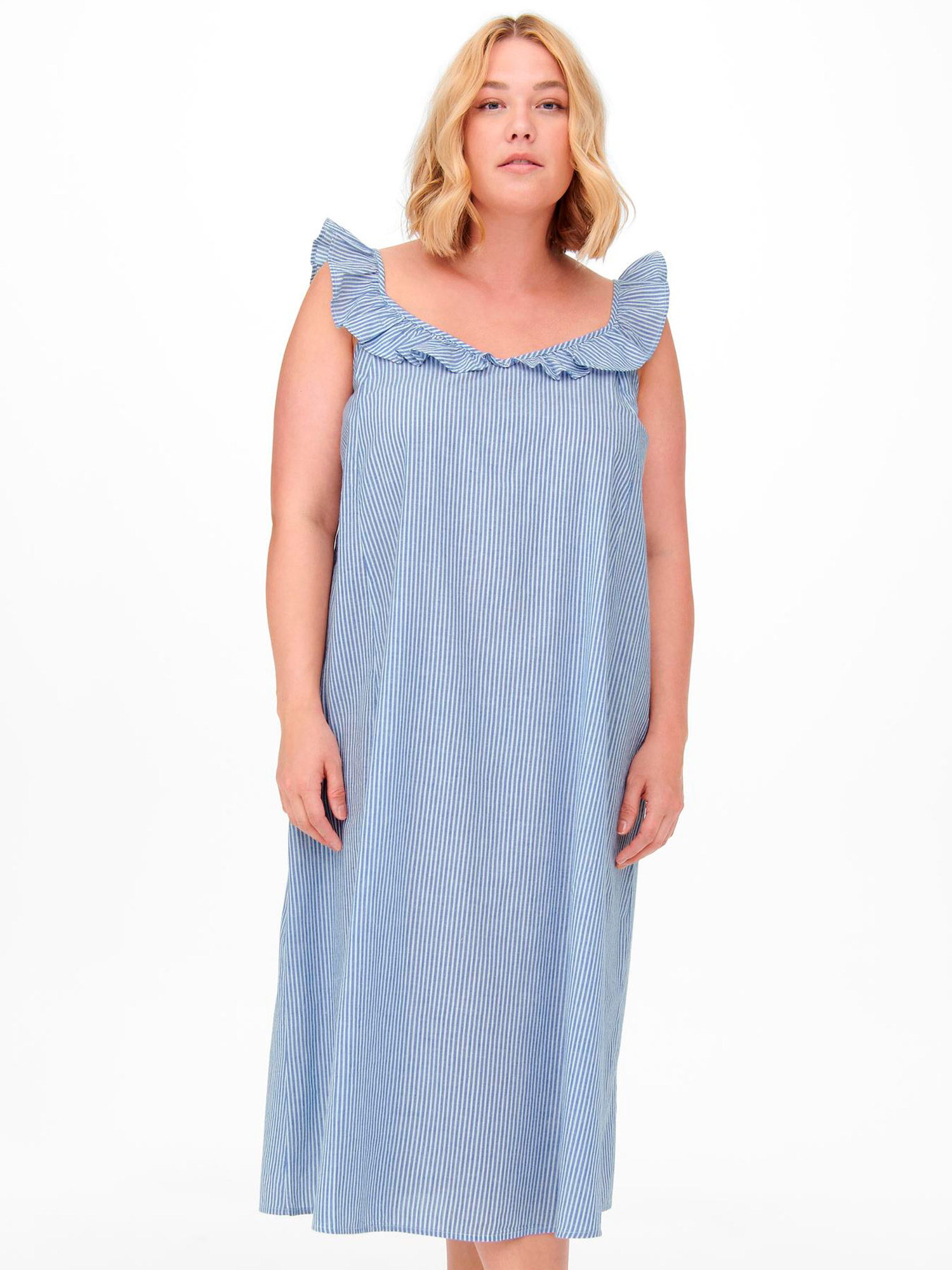 Carally - Sød hvid og blå stribet bomulds kjole med flæse stropper fra Only Carmakoma