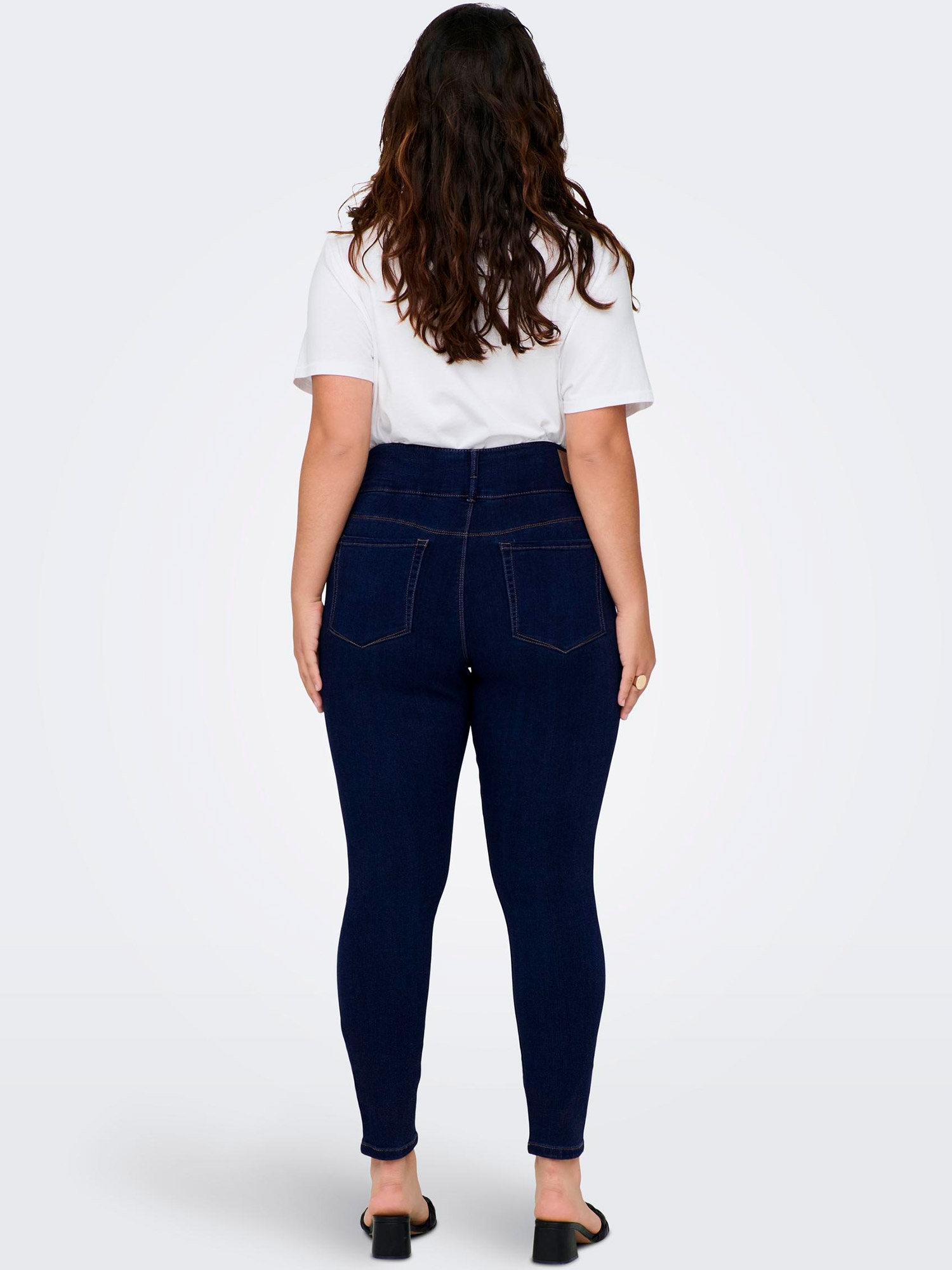Car ANNA - Mørkeblå supre stretch jeans med 3 knapper og smalle ben fra Only Carmakoma