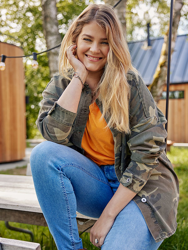 alarm tromme Revival Only Carmakoma CHARLIE - Denim jakke i grøn camouflage print