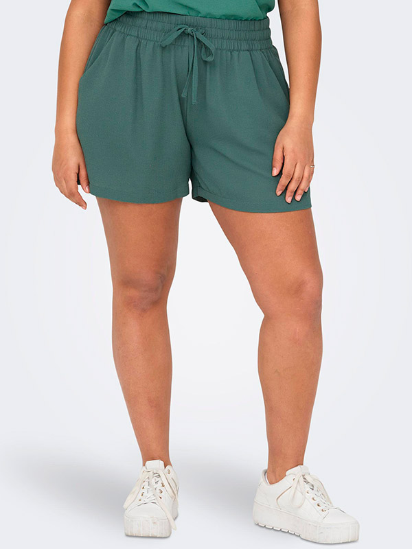 LUXMIE - Grønne shorts med bindebånd fra Only Carmakoma