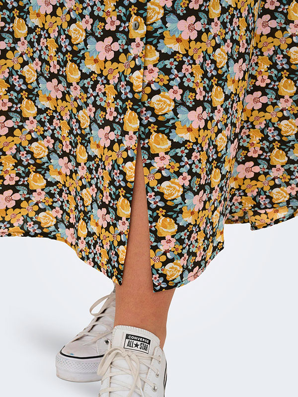LUXMIE - Sort nederdel med blomster print fra Only Carmakoma