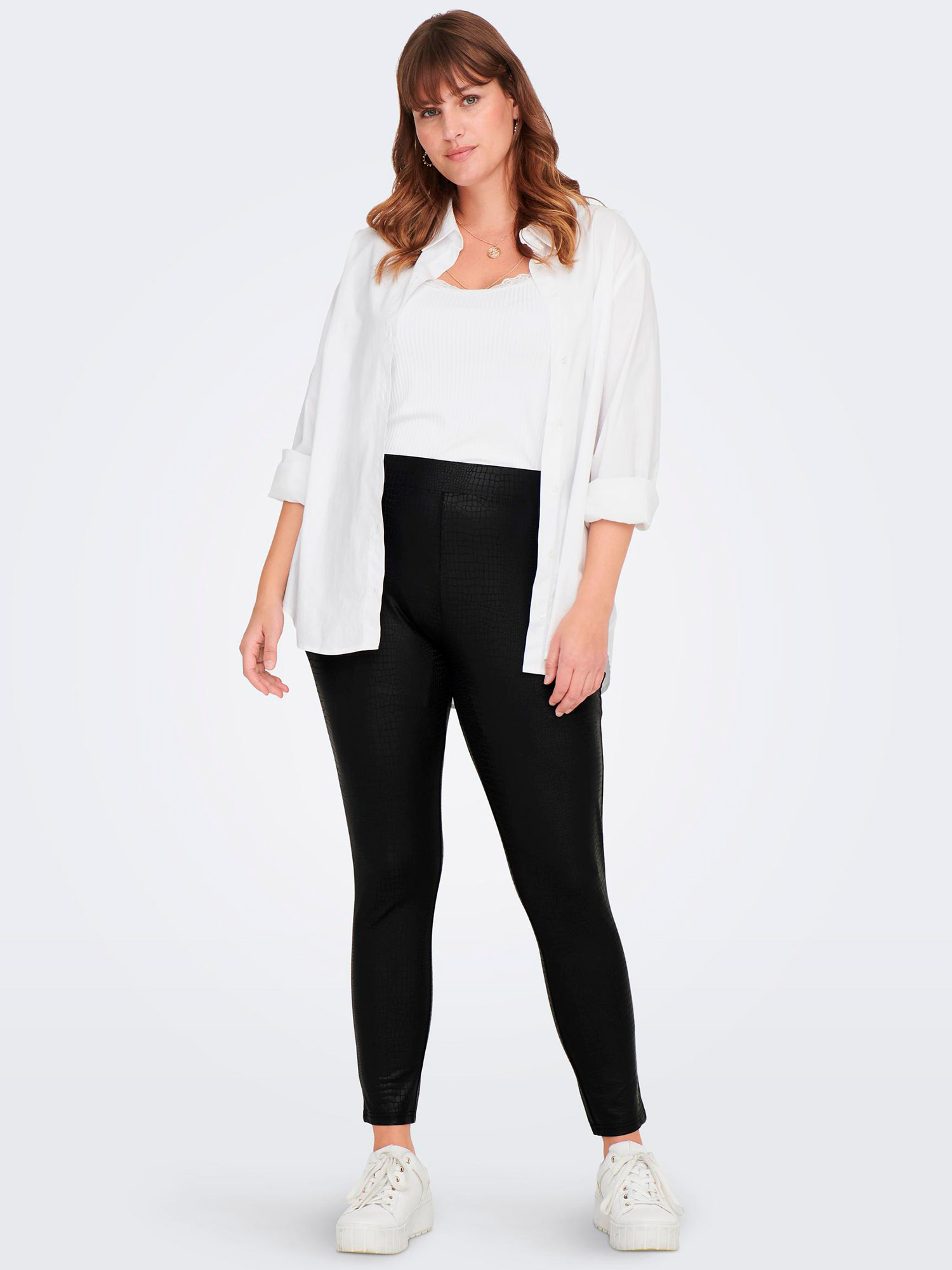 SANIRA - Sorte leggings i læder look og dyre print fra Only Carmakoma