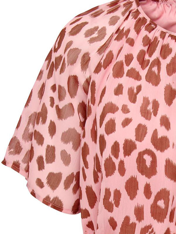 VICTORA - Lyserød kjole med leopardprint i to lag fra Only Carmakoma