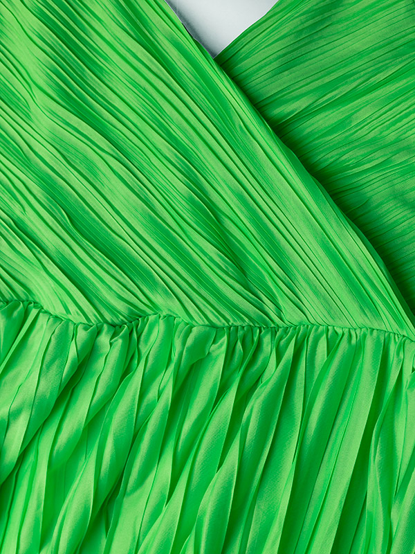 ELEMA - Grøn plissékjole i to lag fra Only Carmakoma