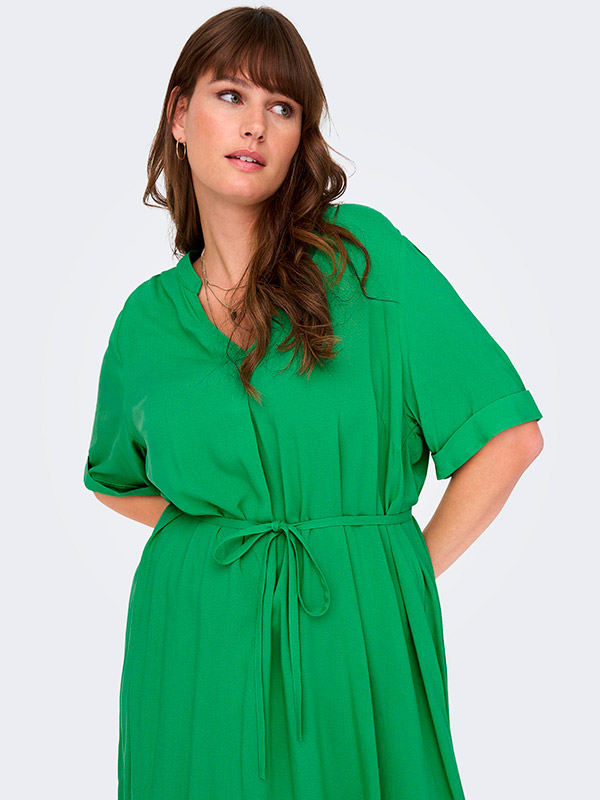 NOVA - Grøn viskose kjole med korte ærmer fra Only Carmakoma