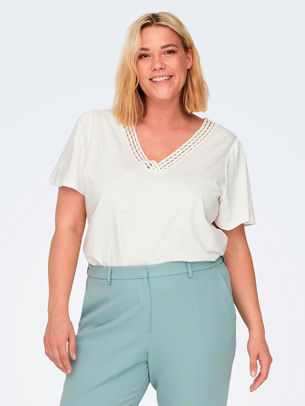 VILLA - Hvid jersey bluse med broderi fra Only Carmakoma