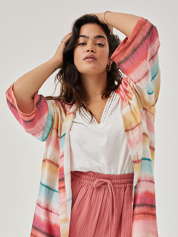 VILLA - Hvid jersey bluse med broderi fra Only Carmakoma