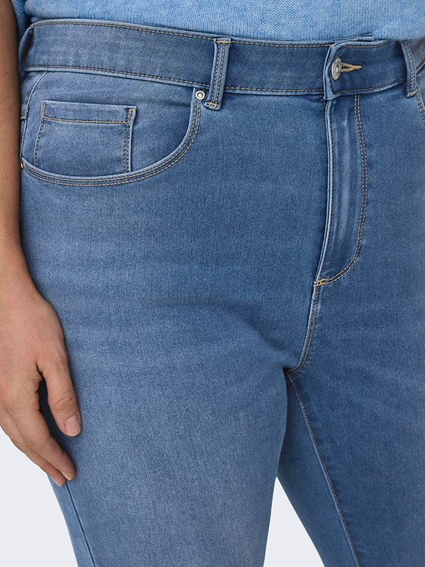AUGUSTA - Jeans fra Only Carmakoma