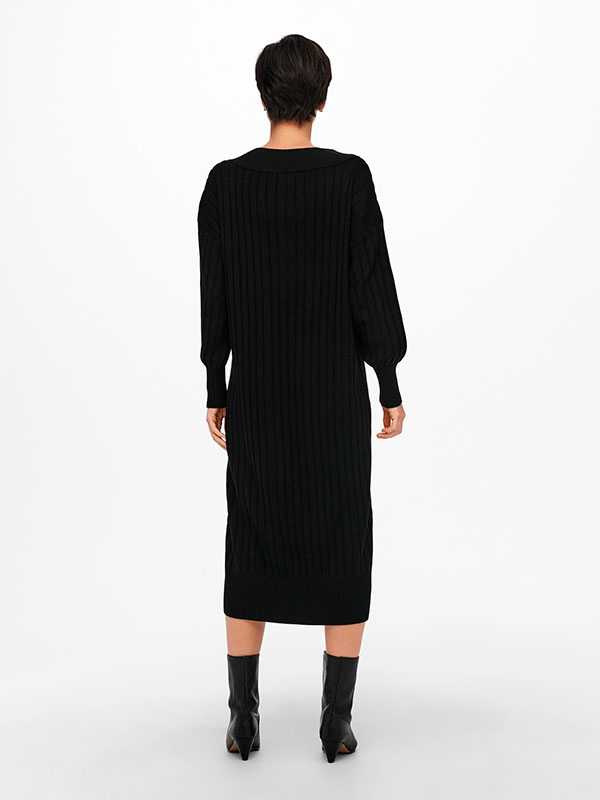 NEW TESSA - Lang sort strik kjole fra Only Carmakoma