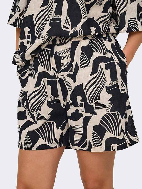 CARMALUSI - Shorts fra Only Carmakoma