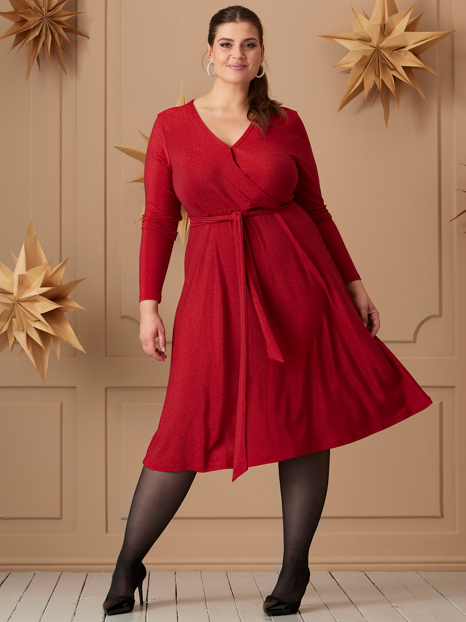 JAYLEE - Rød glimmer kjole fra Zhenzi