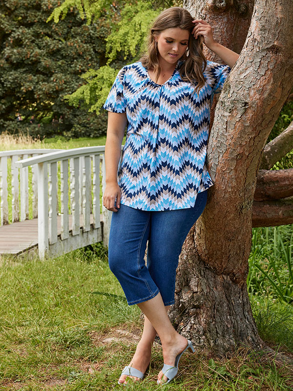 CORINNE - Jersey bluse med blå print fra Zhenzi