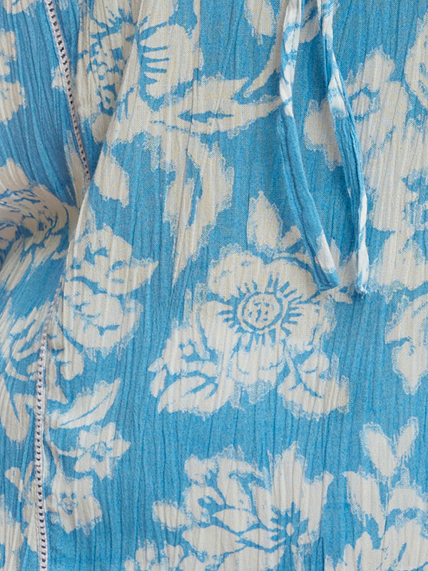 KYDENCE  - Blå viskose bluse med hvide blomster fra Zhenzi