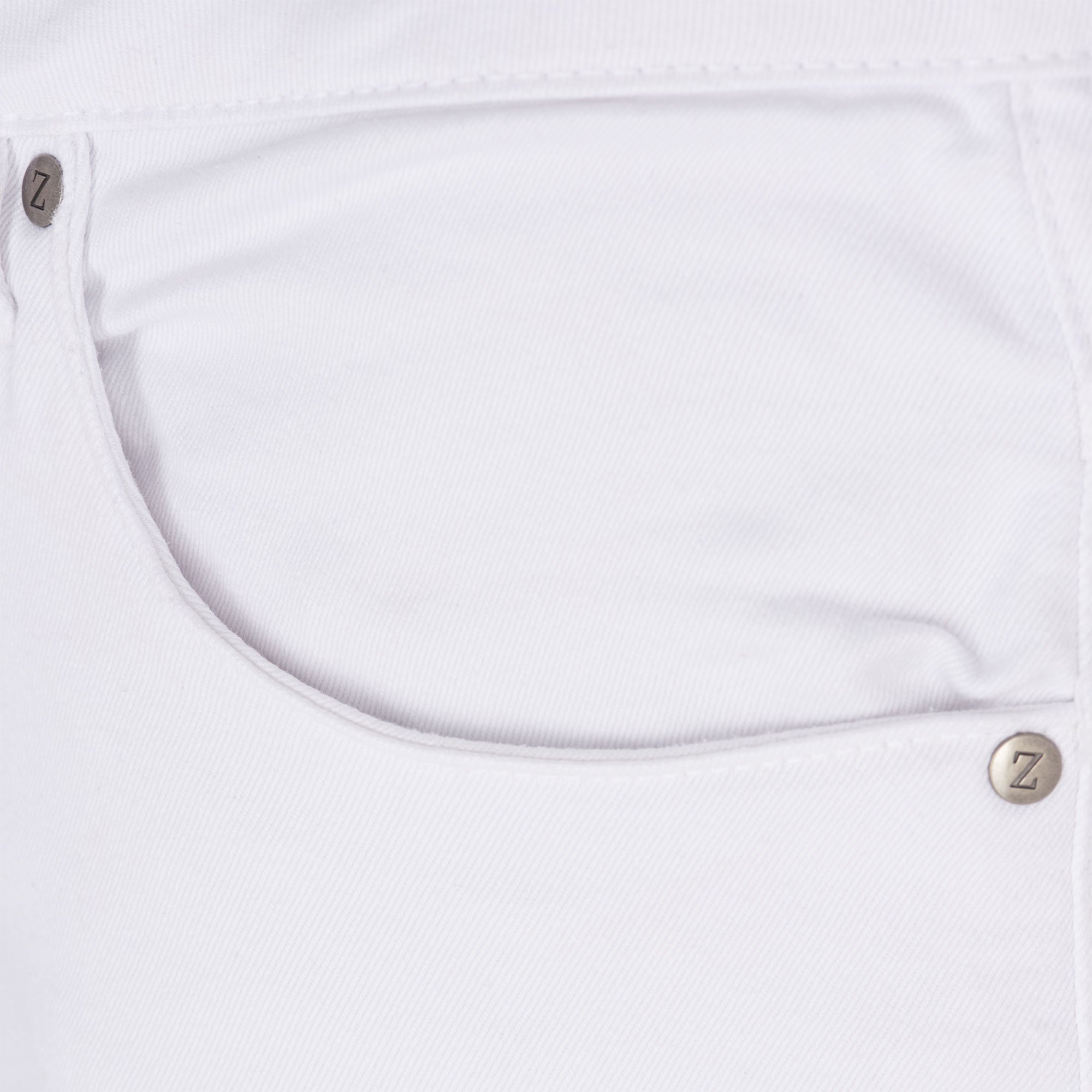 Hvide capri jeans med tætsiddende ben fra Zizzi