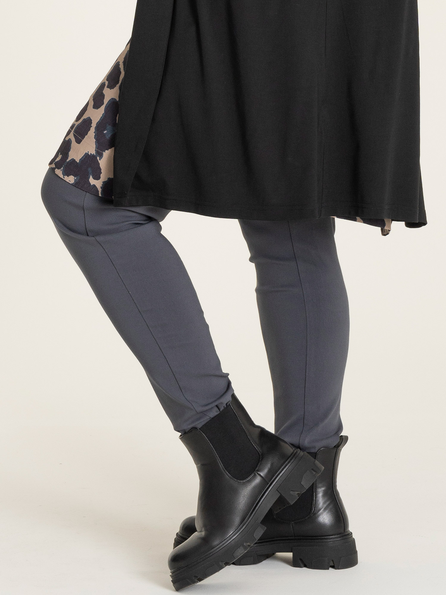 CLARA - Grå leggings i kraftig kvalitet fra Gozzip