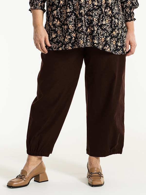 CLARA - Culotte bukser i mørkebrun fra Gozzip