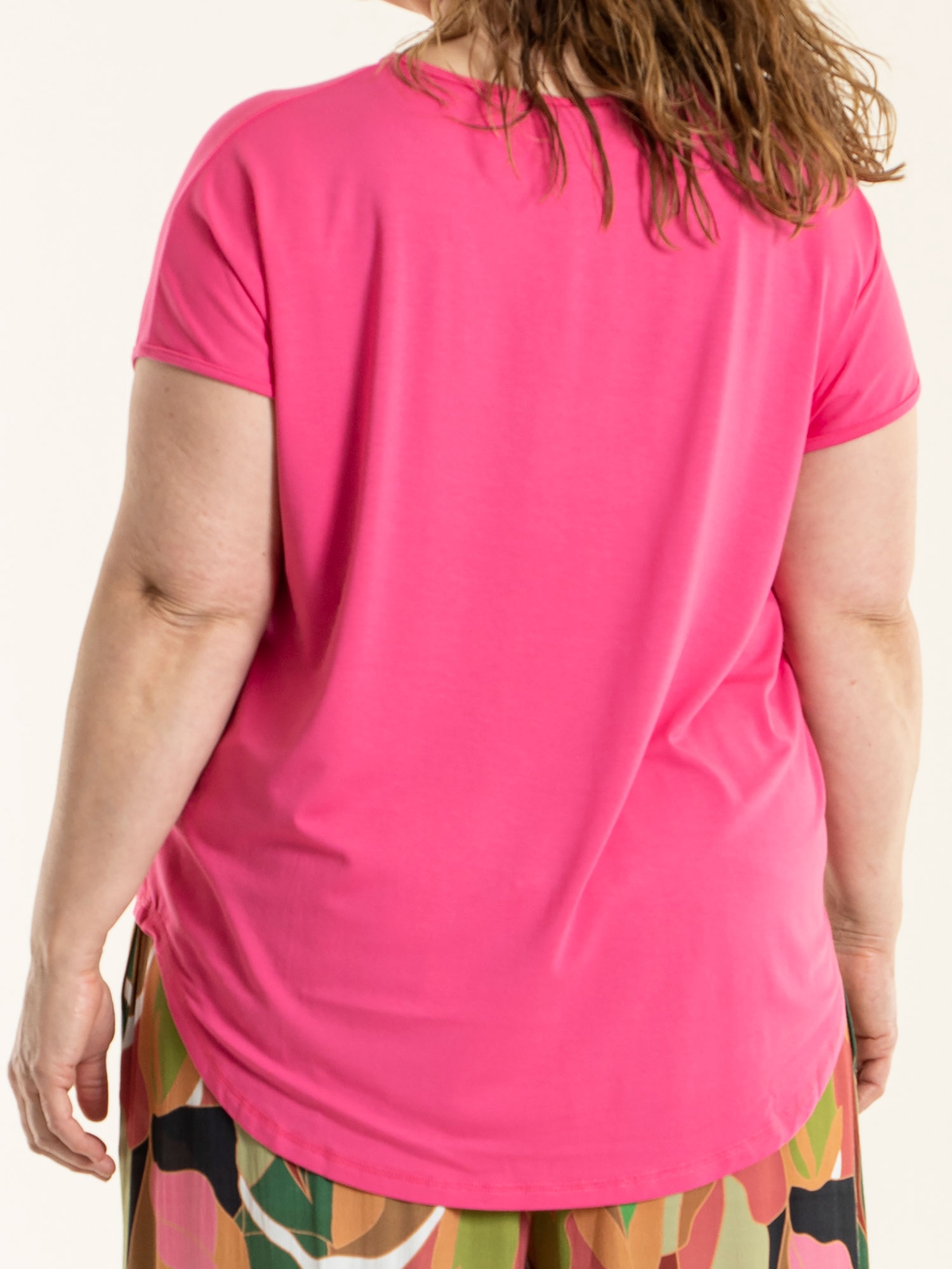 Gitte - Pink t-shirt i viskose jersey fra Gozzip
