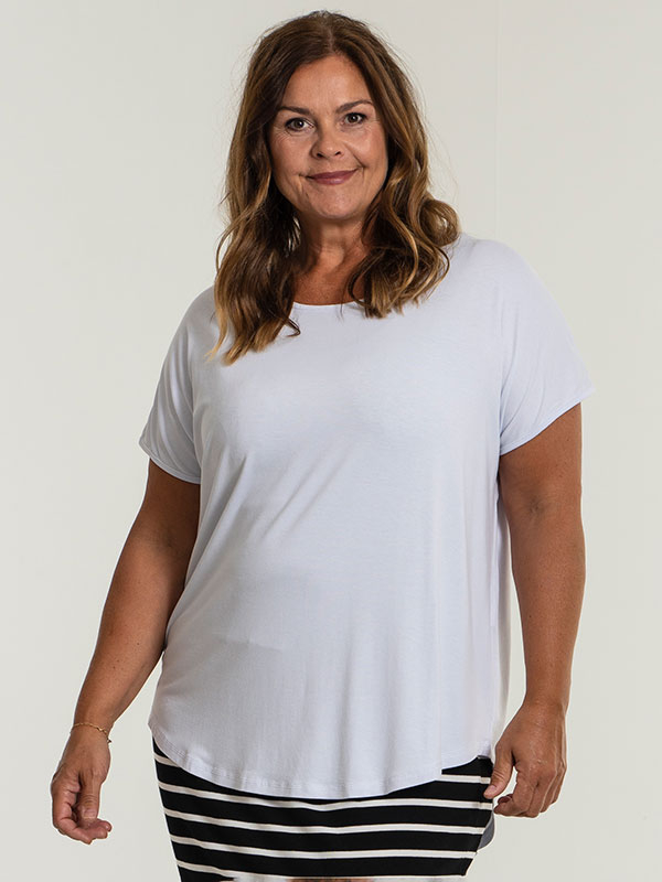 Gitte - Hvid t-shirt i viskose jersey fra Gozzip