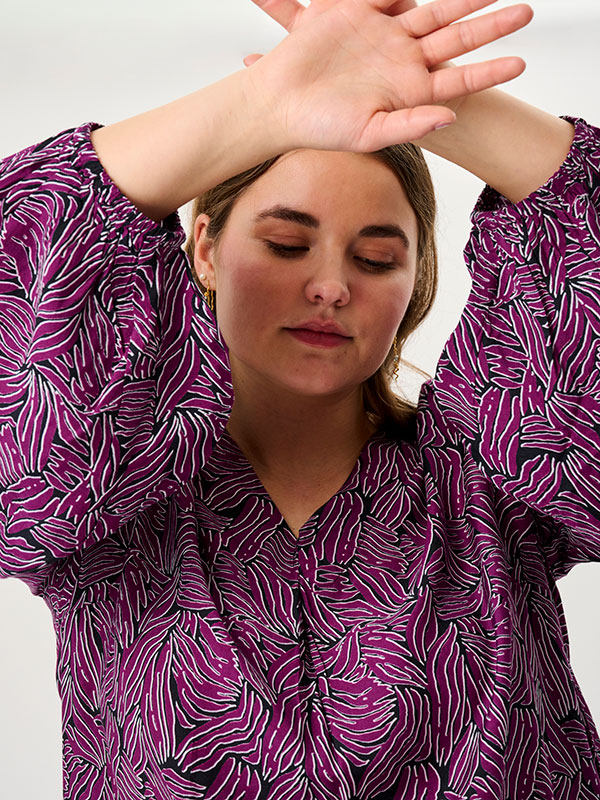 ADGOGO - Bluse fra Adia