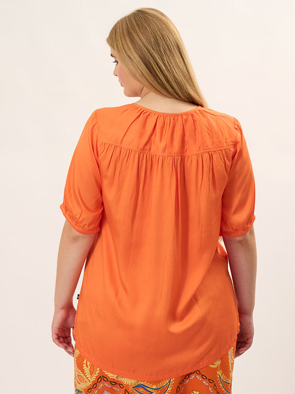 Bluse fra Adia