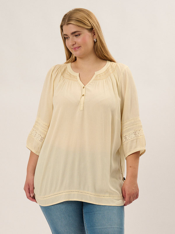 Bluse fra Adia