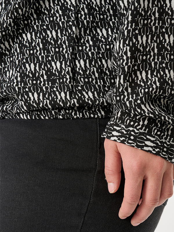 ADREGITTA - Bluse fra Adia