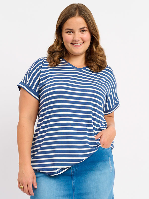 ADVI - T-shirt fra Adia