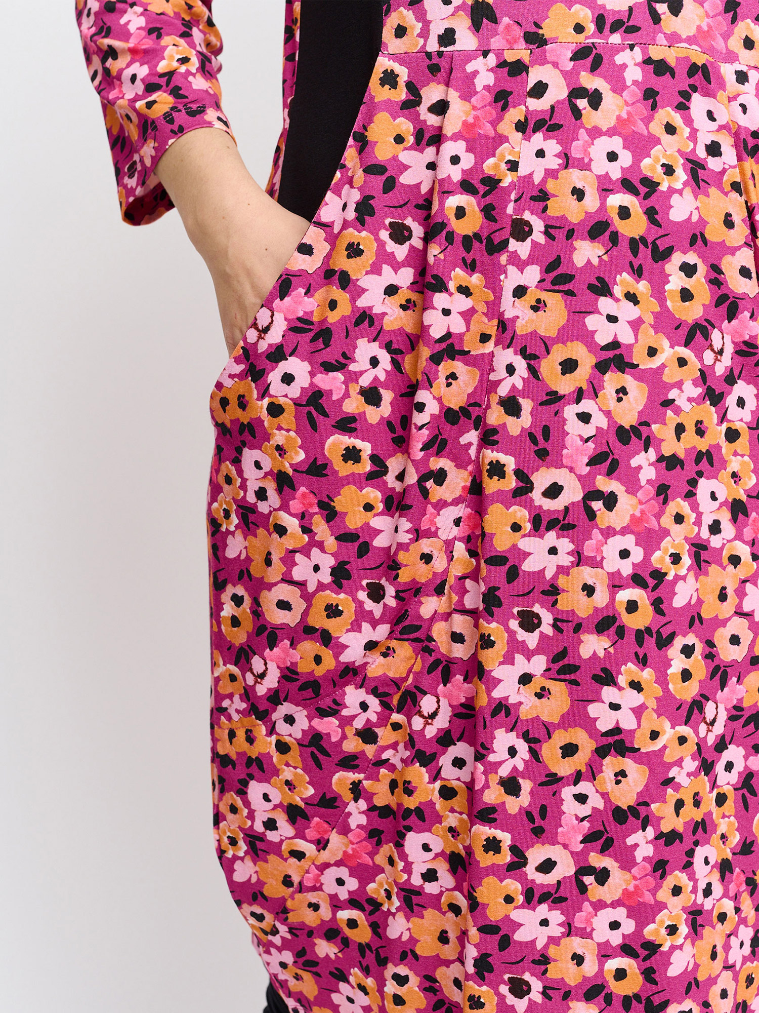 BIANCO - Lilla kjole med blomster print og smuk pasform fra Pont Neuf