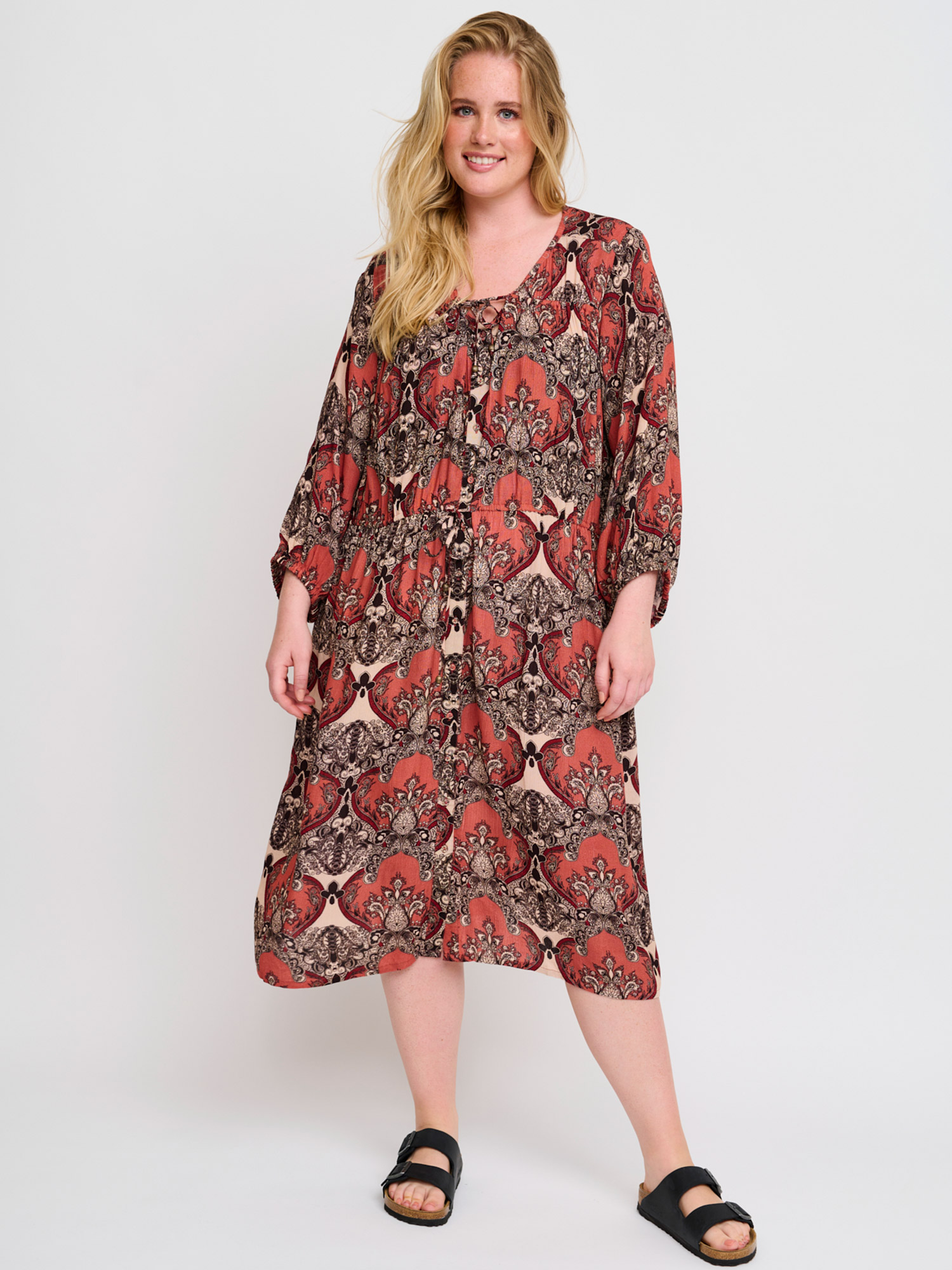 Skøn viskose skjorte kjole i smart print fra Adia