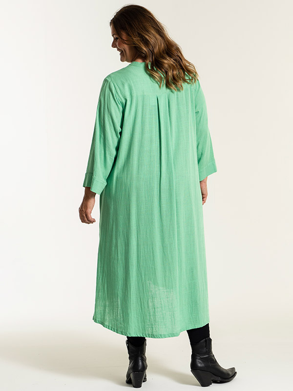 ANNICA - Grøn kjole i viskose-hør blanding fra Gozzip