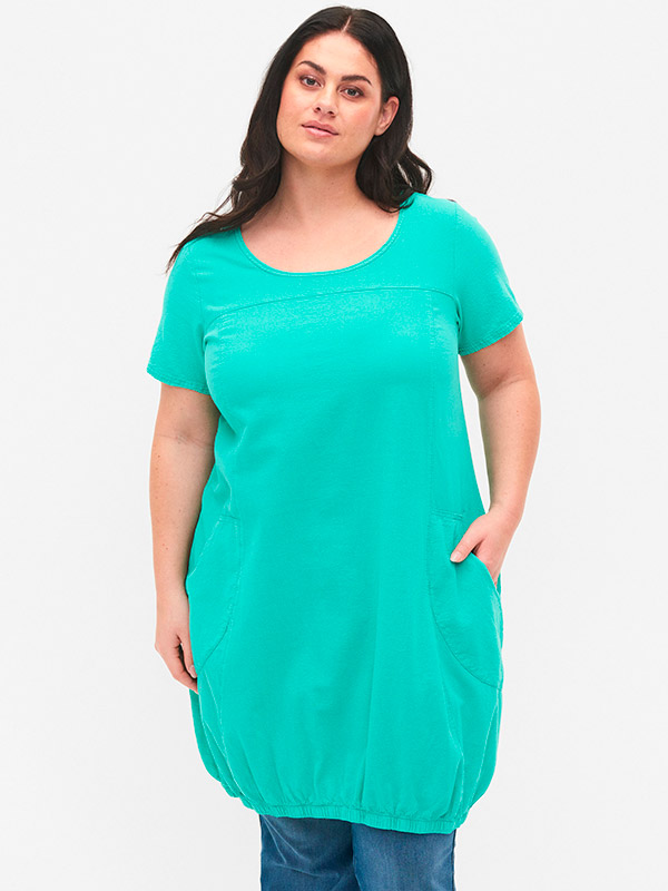 Søgrøn bomulds kjole med elastikkant fra Zizzi