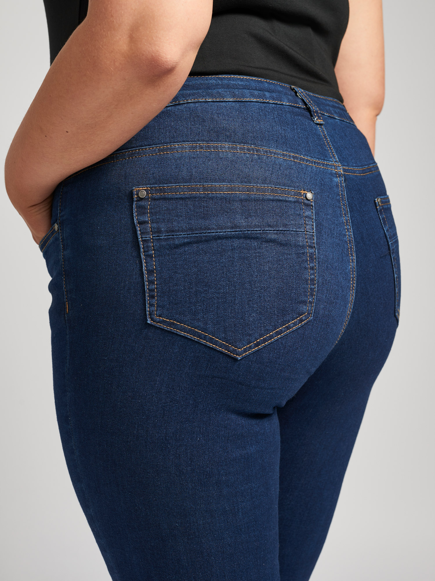 MILAN  - Jeans fra Adia
