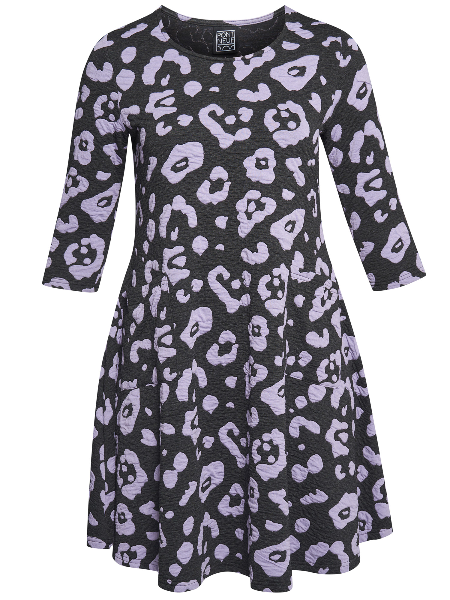 Kitty - Lækker grå kjole med struktur og lilla mønster fra Pont Neuf