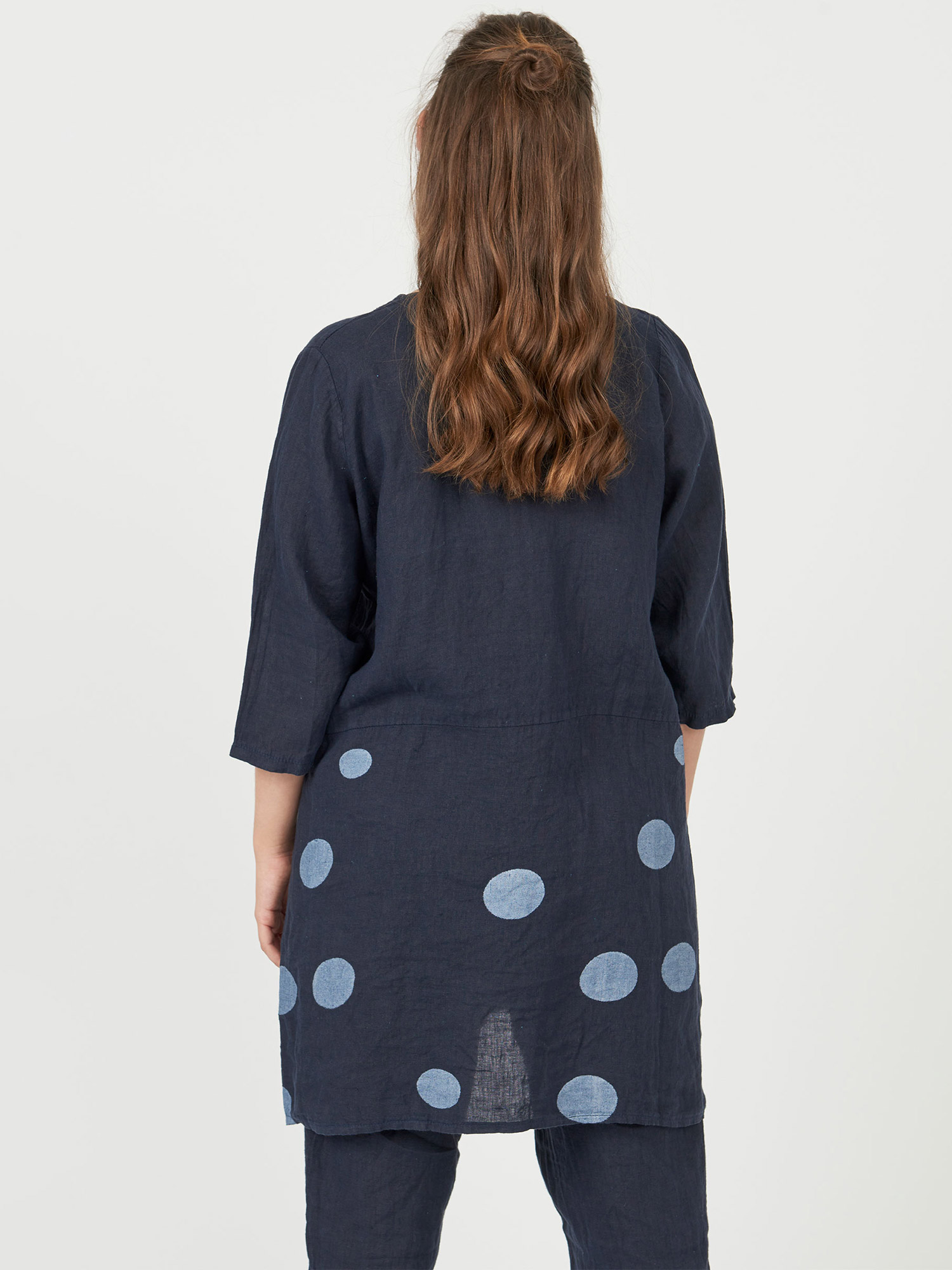 Ladan - Mørkeblå tunika i lækkert hør med prikker fra Pont Neuf
