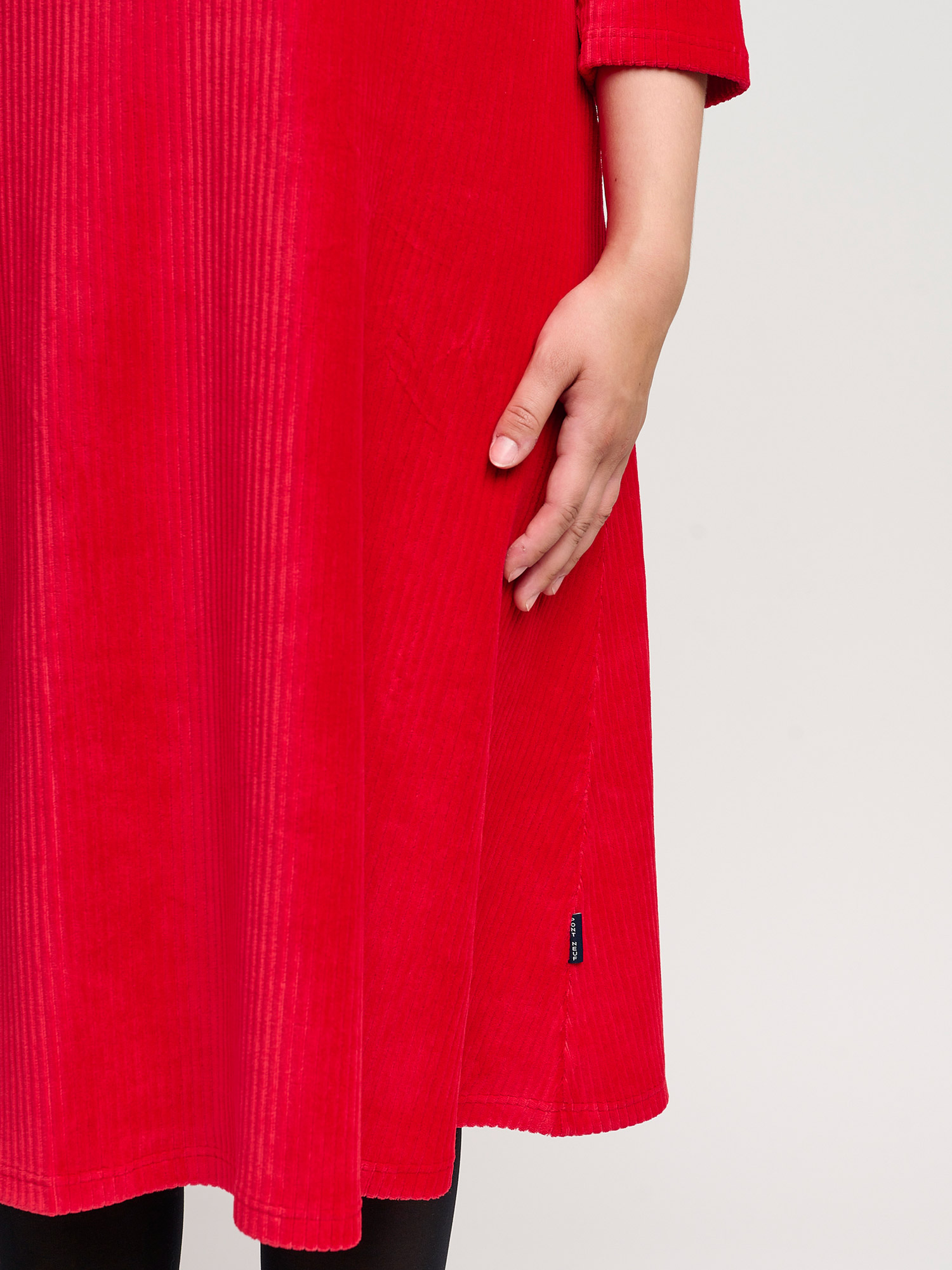 Flot rød  kjole i blød og strækbar bomulds fløjl fra Pont Neuf