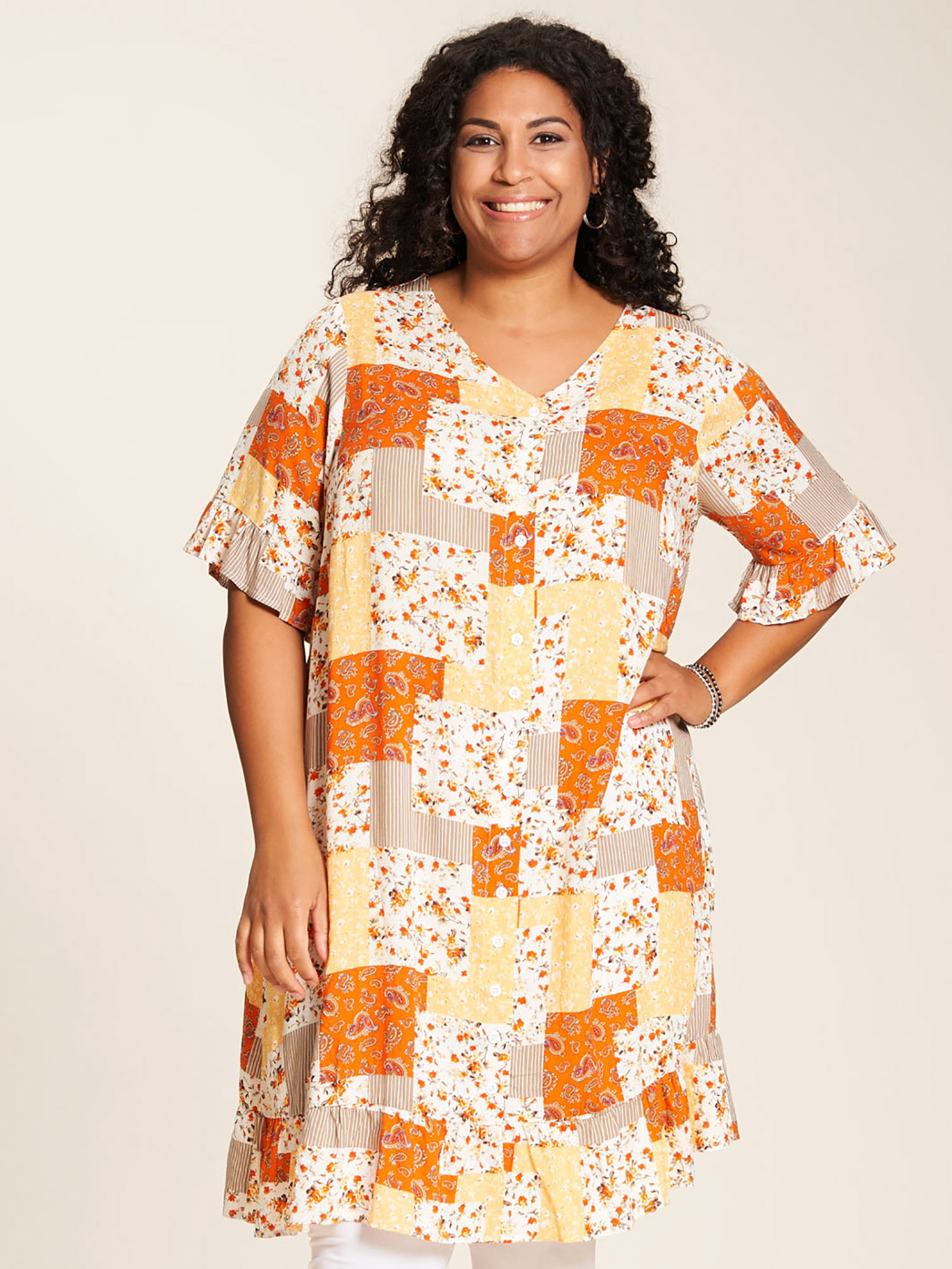 Signe - Sød orange mønstret viskose kjole fra Studio