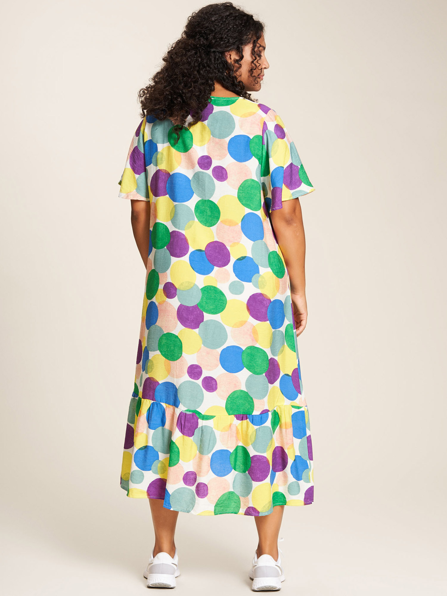 Nadine - Flot viskose kjole med store farvede prikker fra Studio